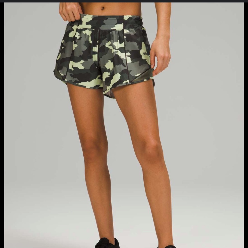Lululemon Hotty Hot Short. Heritage 365 Camo 14TALL